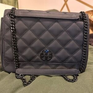 Almost New! Tory Burch 89545 0422 Willa Matte small leather shoulder bag
